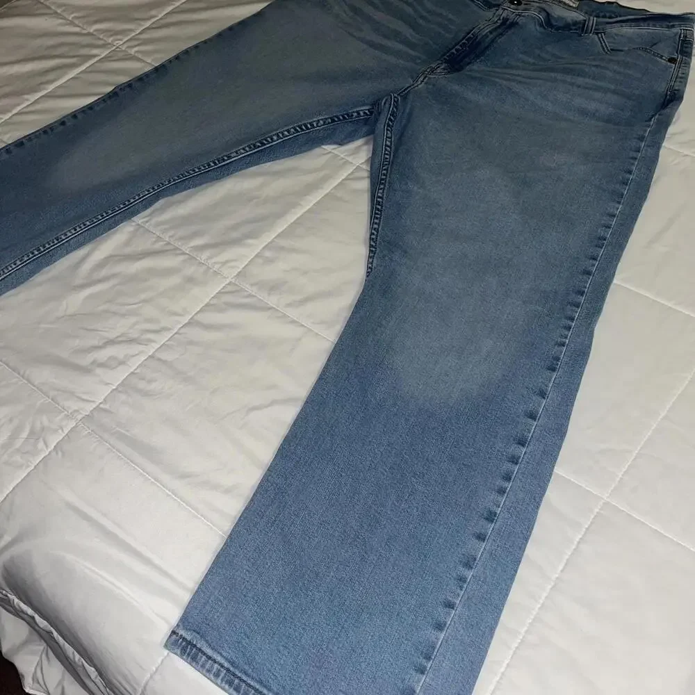 Wrangler Relaxed Bootcut Mens W42 x L30 Classic Light Wash Blue Denim Jeans - Picture 7 of 9